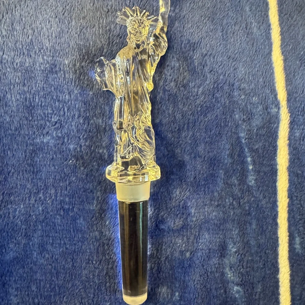 Mikasa Austrian lead crystal Statue of Liberty Freedom wine bottle stopper
